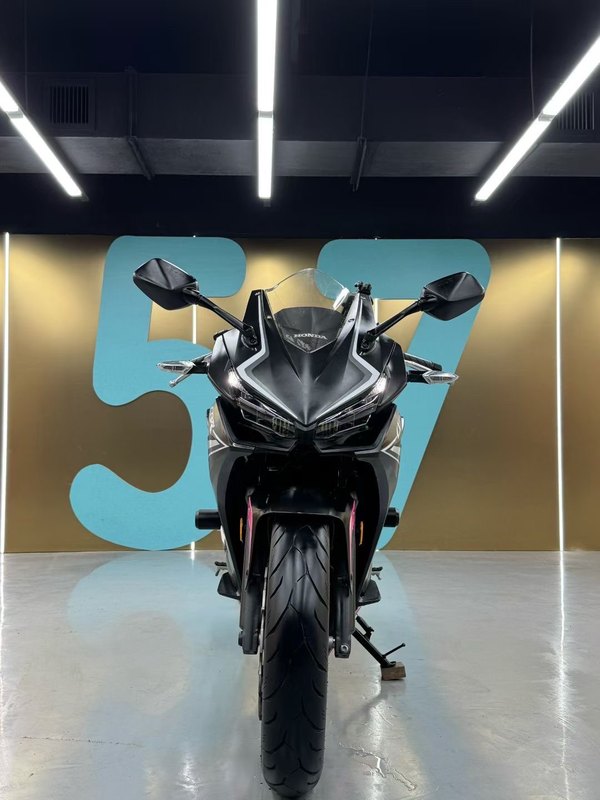 二手本田CBR400R