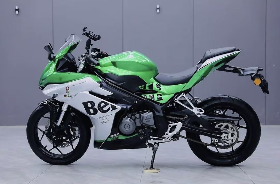 二手贝纳利龙卷风 Tornado 252R