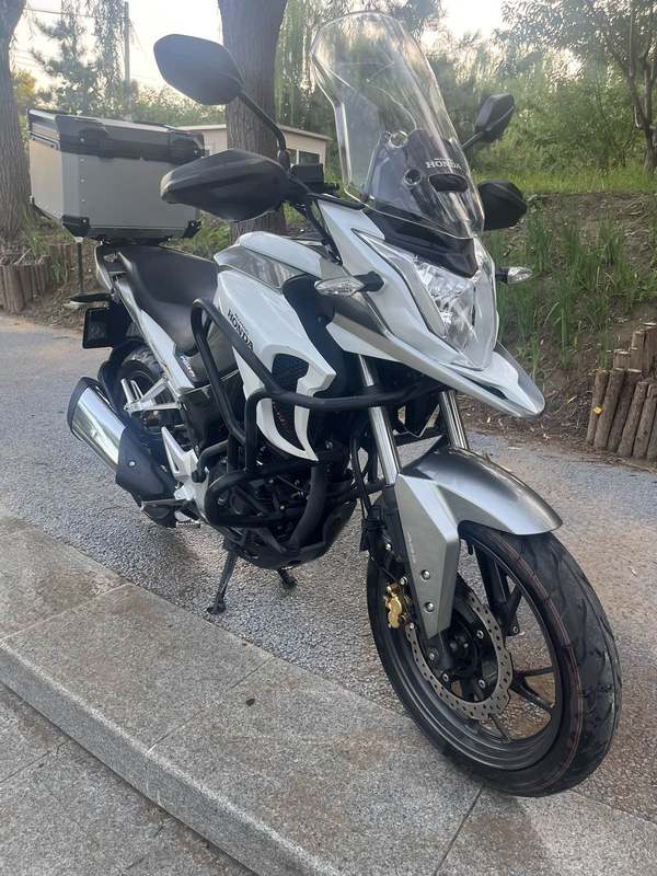 二手五羊本田猛鸷 CB190X
