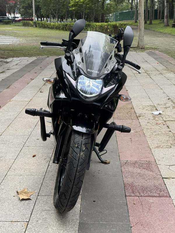二手豪爵铃木GSX250R