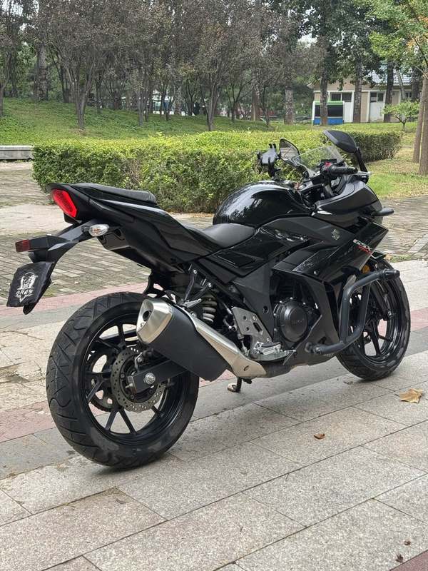 二手豪爵铃木GSX250R