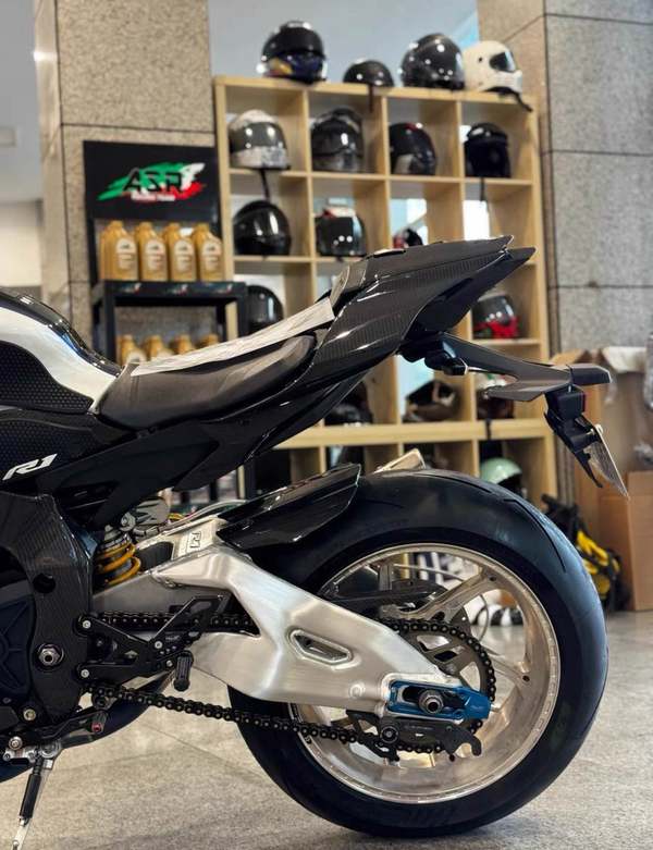 二手雅马哈YZF-R1