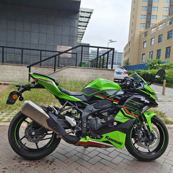 二手川崎ZX-4R