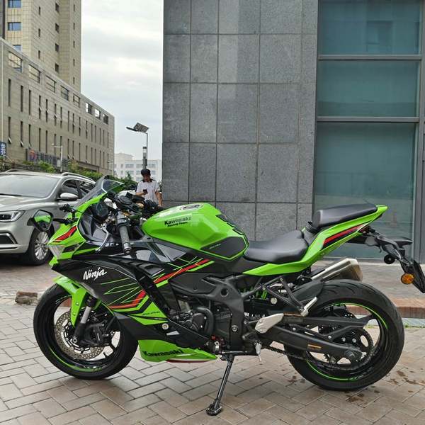 二手川崎ZX-4R