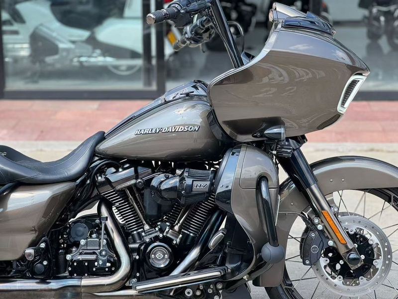 二手哈雷戴维森公路滑翔 Road Glide