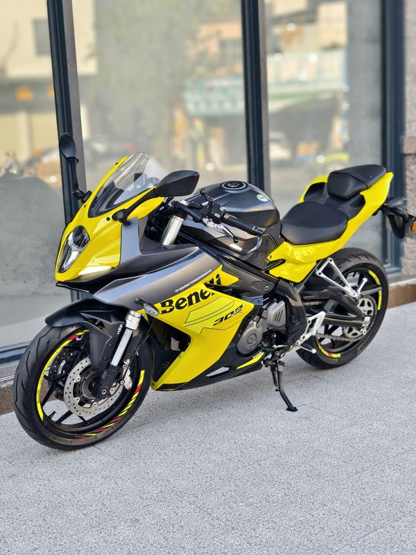 二手贝纳利龙卷风 Tornado 302R