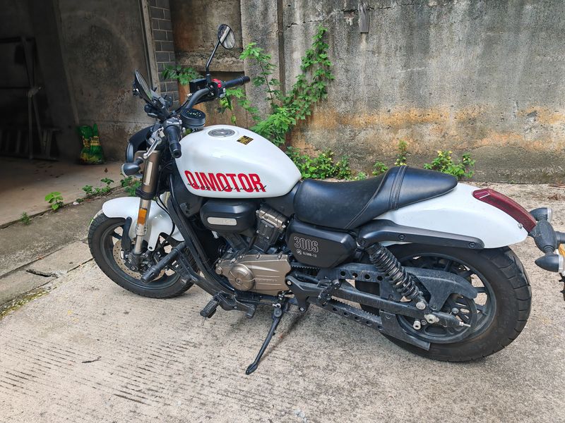 二手QJMOTOR闪300
