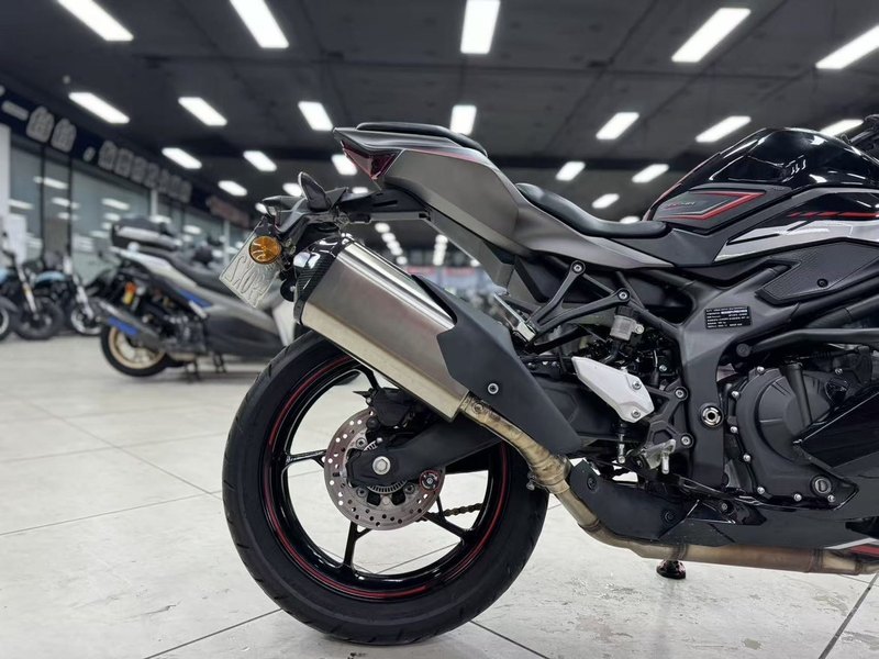 二手川崎ZX-4R