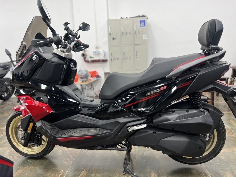 二手三阳哈士奇 Husky ADV300