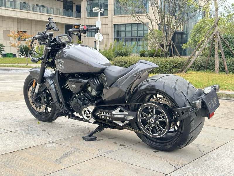 二手香帅金刚狼800S