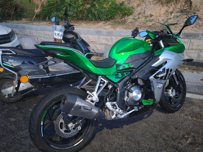 二手贝纳利龙卷风 Tornado 252R