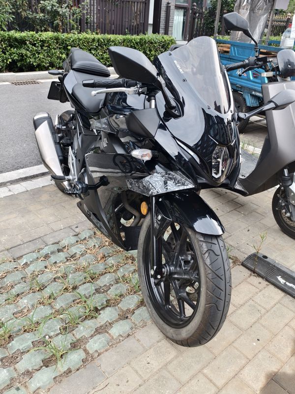 二手豪爵铃木GSX250R