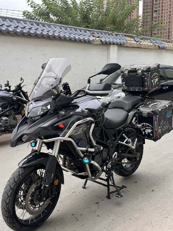 二手贝纳利金鹏 TRK502