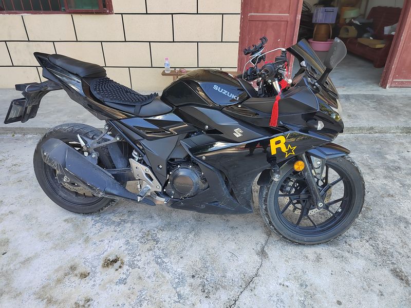 二手豪爵铃木GSX250R