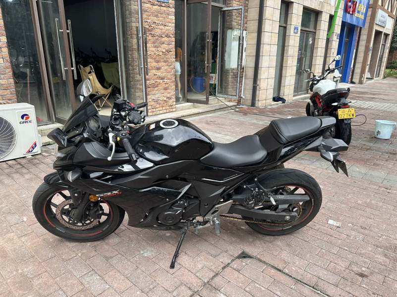 二手豪爵铃木GSX250R