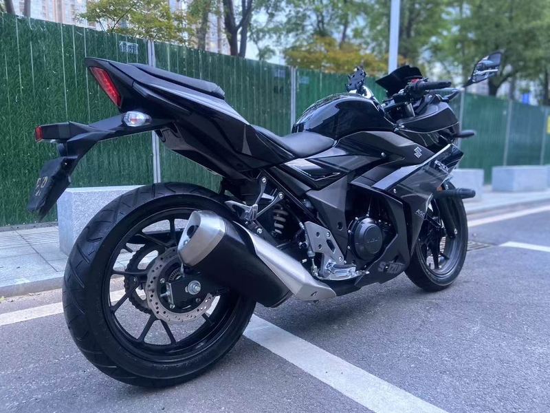 二手豪爵铃木GSX250R