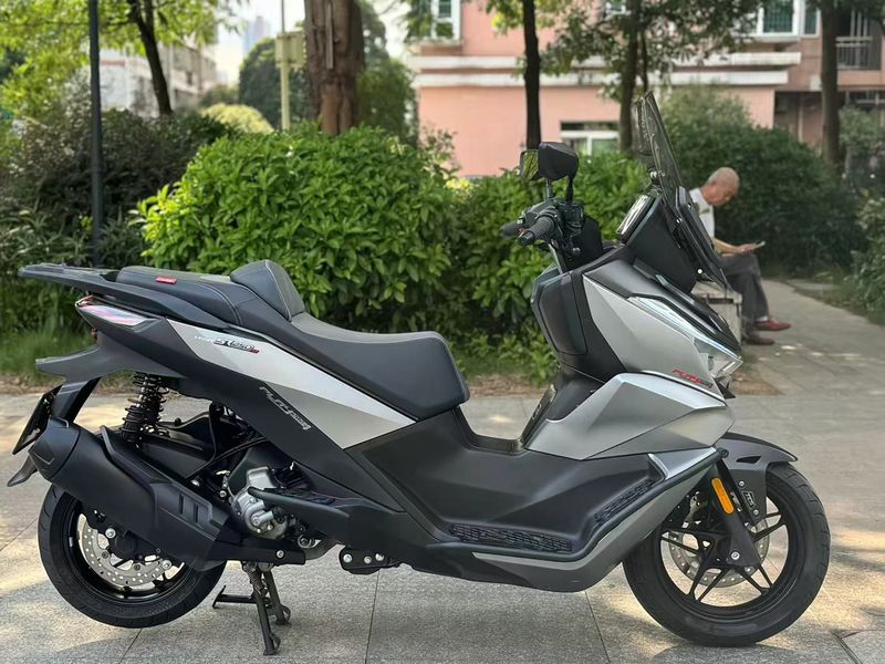 二手无极SR250GT