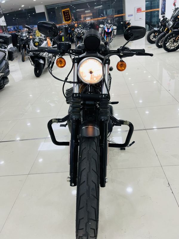 二手哈雷戴维森Iron883 硬汉