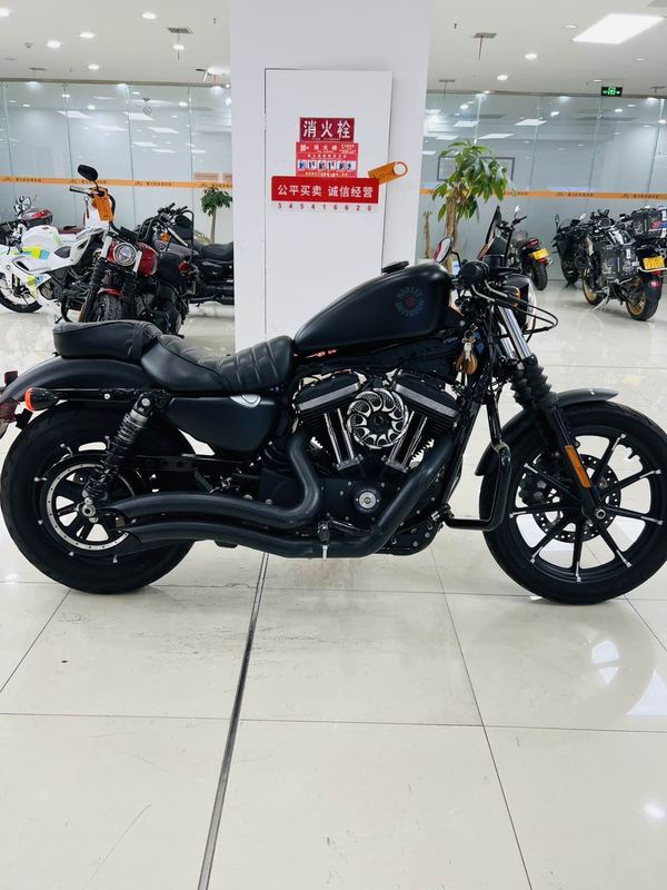 二手哈雷戴维森Iron883 硬汉