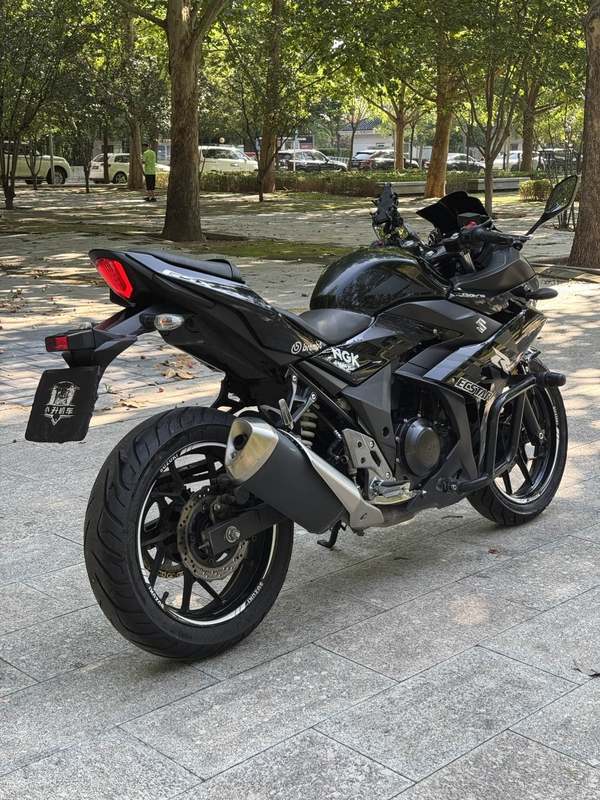 二手豪爵铃木GSX250R
