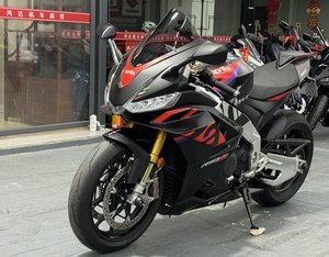 二手阿普利亚RSV4
