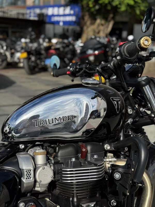 二手凯旋Bonneville Bobber