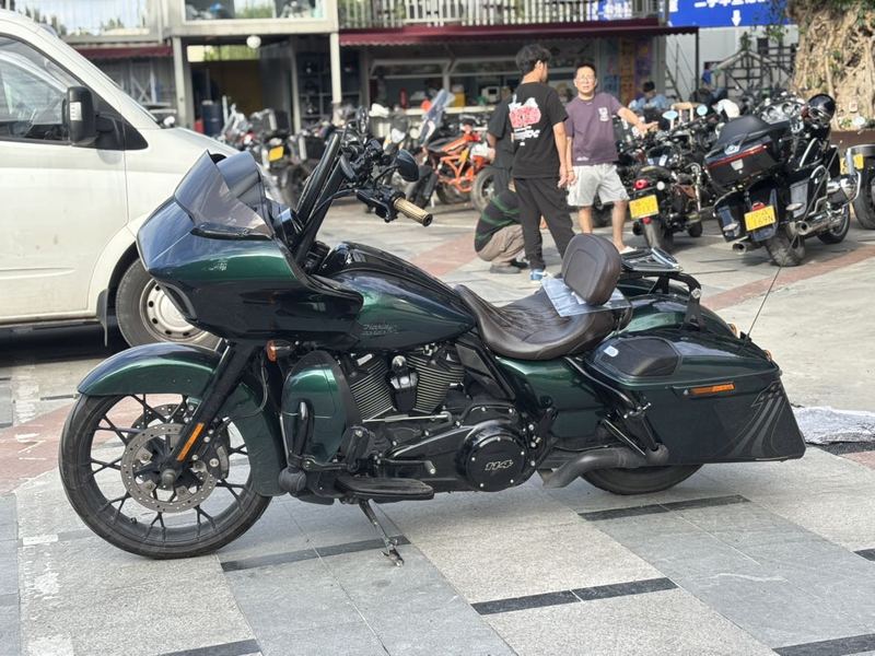 二手哈雷戴维森公路滑翔 Road Glide