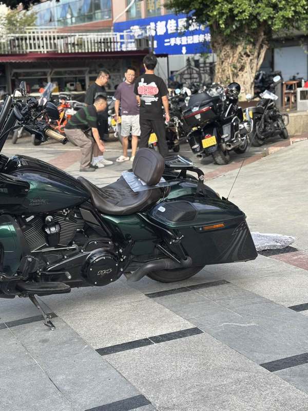 二手哈雷戴维森公路滑翔 Road Glide