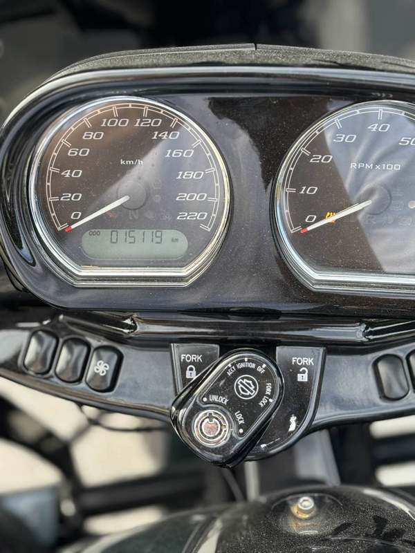 二手哈雷戴维森公路滑翔 Road Glide