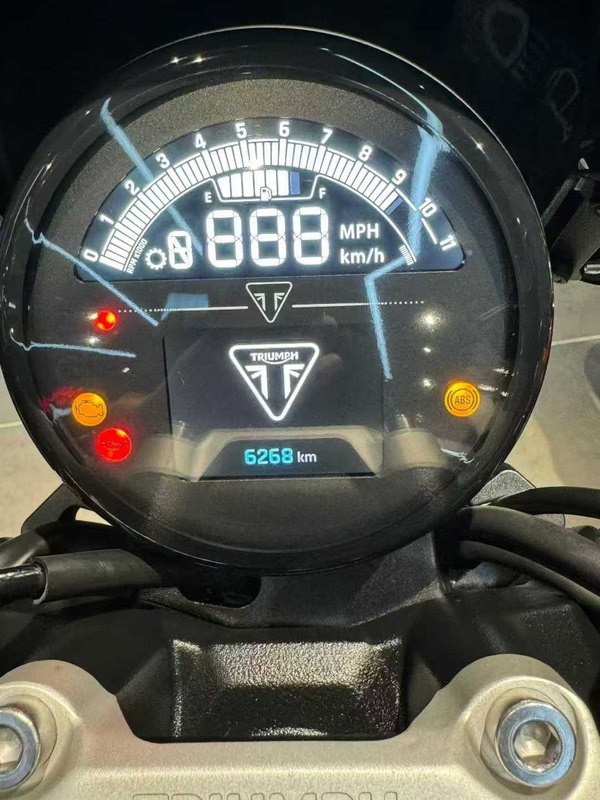 二手凯旋Trident 660