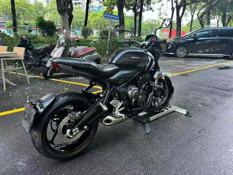 二手凯旋Trident 660