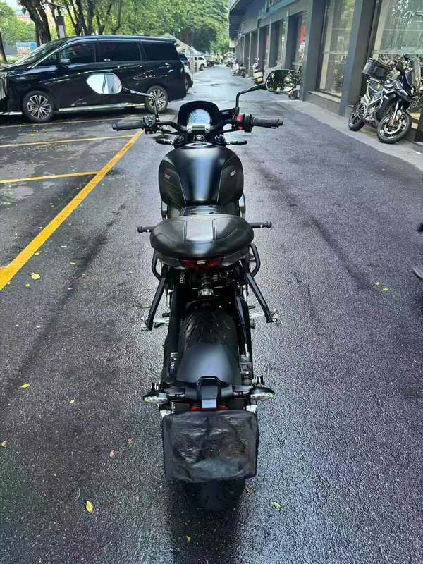 二手凯旋Trident 660