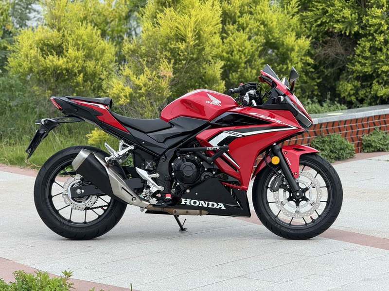 二手本田CBR400R