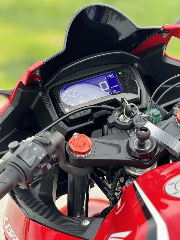 二手本田CBR400R