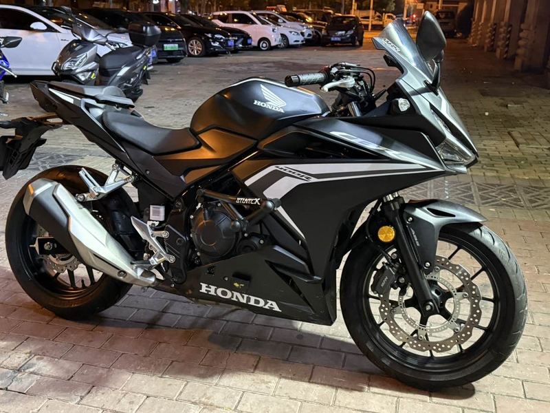 二手本田CBR400R
