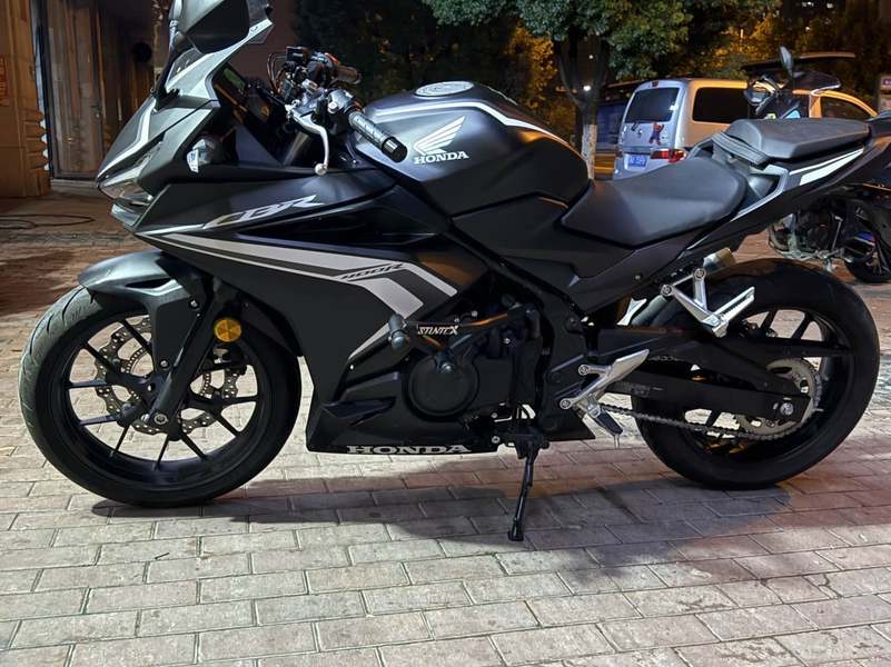 二手本田CBR400R