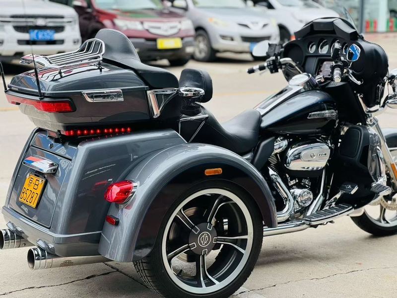 二手哈雷戴维森Tri Glide