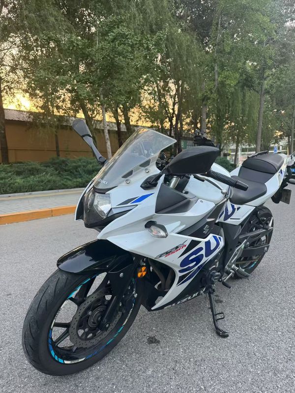 二手豪爵铃木GSX250R