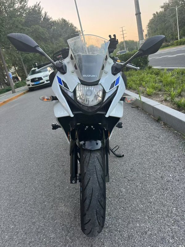 二手豪爵铃木GSX250R