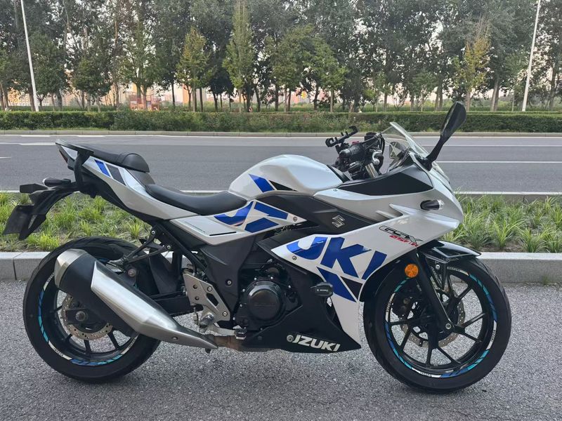 二手豪爵铃木GSX250R