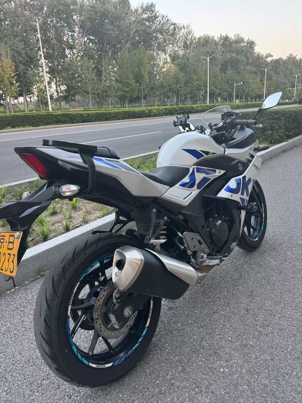 二手豪爵铃木GSX250R