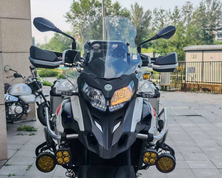 二手贝纳利金鹏 TRK502