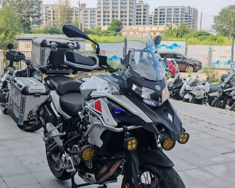 二手贝纳利金鹏 TRK502