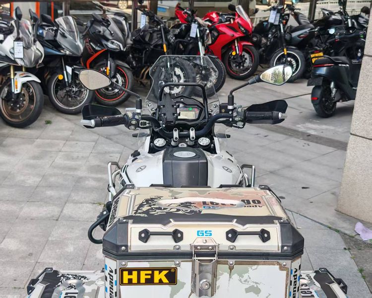 二手贝纳利金鹏 TRK502