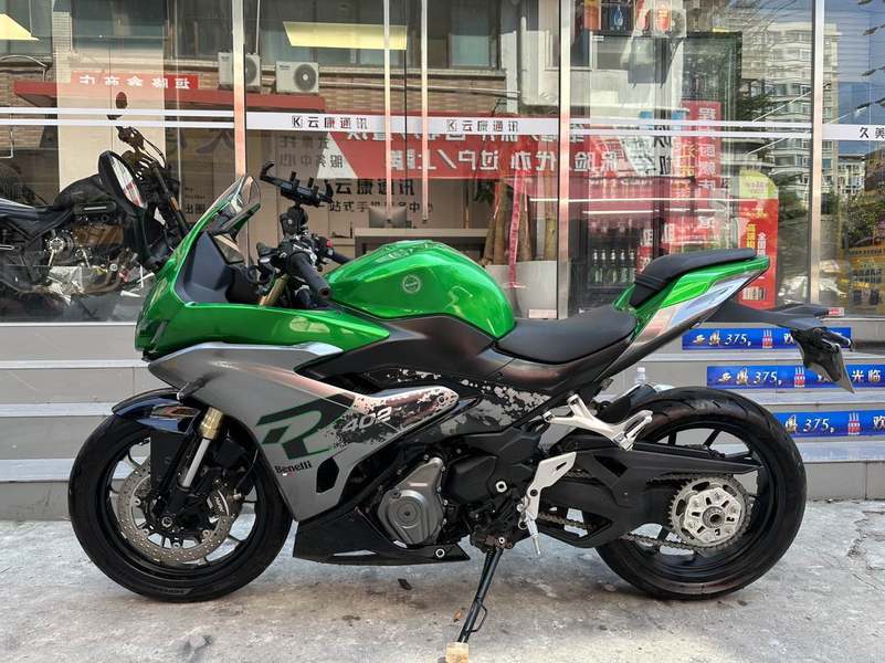 二手贝纳利龙卷风 Tornado 402R