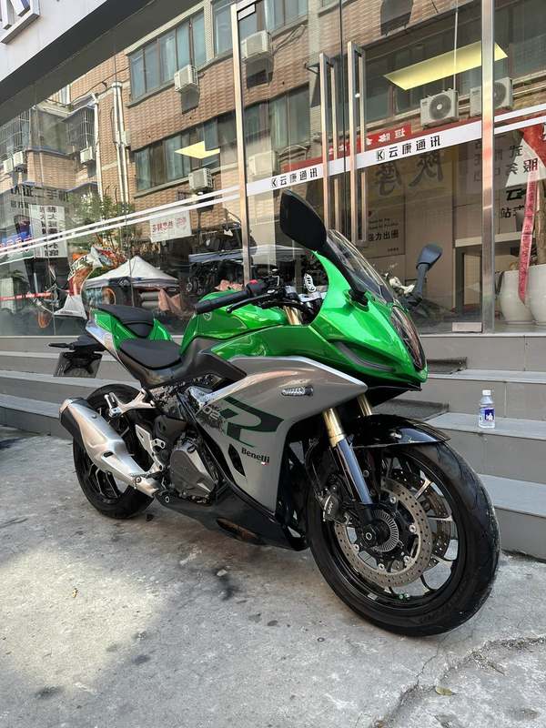 二手贝纳利龙卷风 Tornado 402R