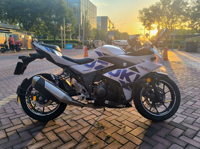 二手豪爵铃木GSX250R