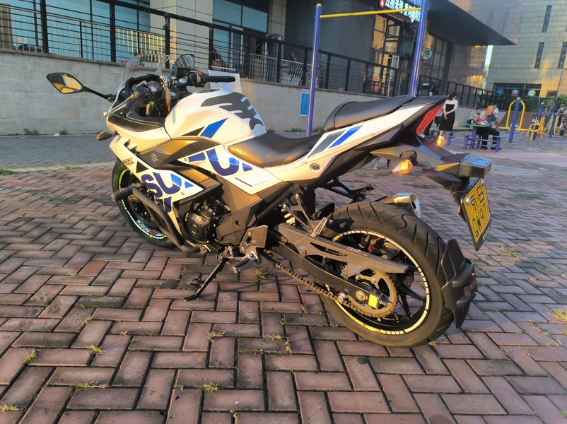 二手豪爵铃木GSX250R