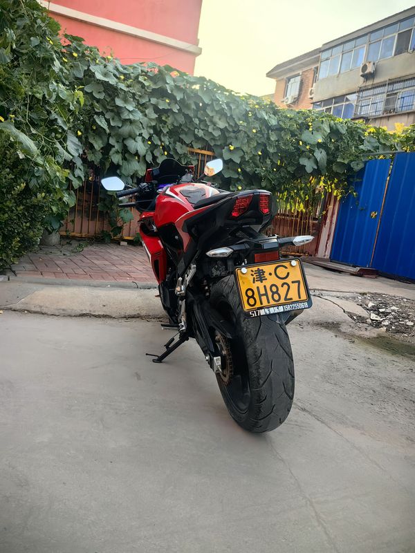 二手本田CBR400R