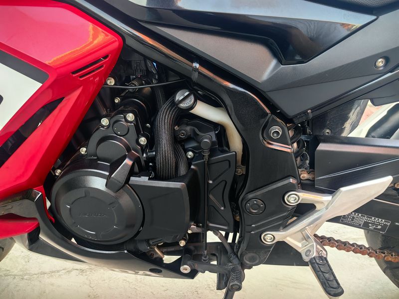 二手本田CBR400R